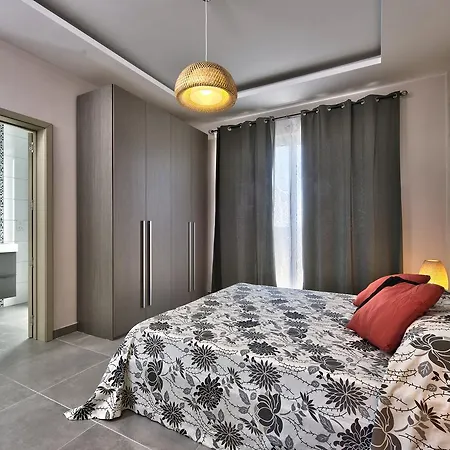 Superb Penthouse With Views & Terrace Apartmán Naxxar