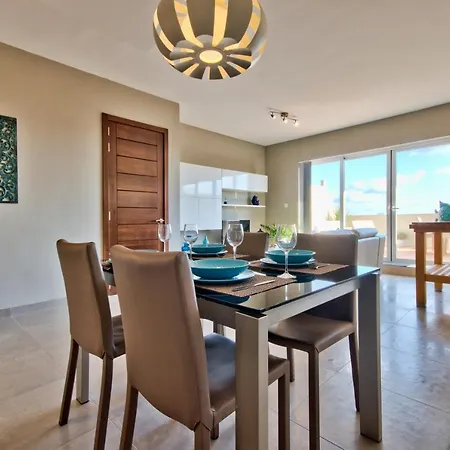 Apartment Superb Penthouse With Views & Terrace *