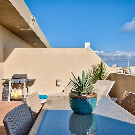 Apartment Superb Penthouse With Views & Terrace