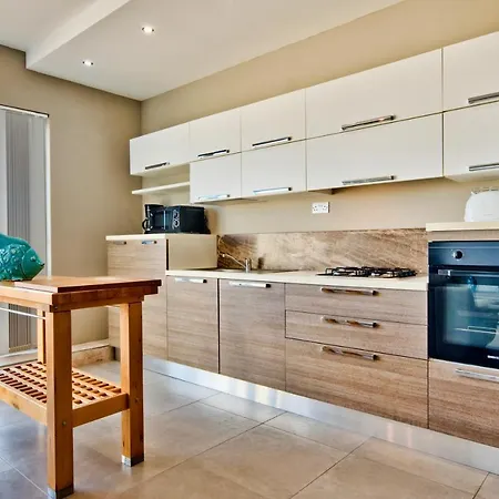 Apartmán Superb Penthouse With Views & Terrace