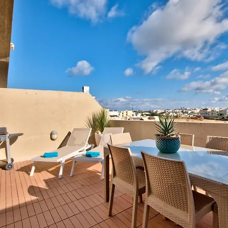 Apartment Superb Penthouse With Views & Terrace